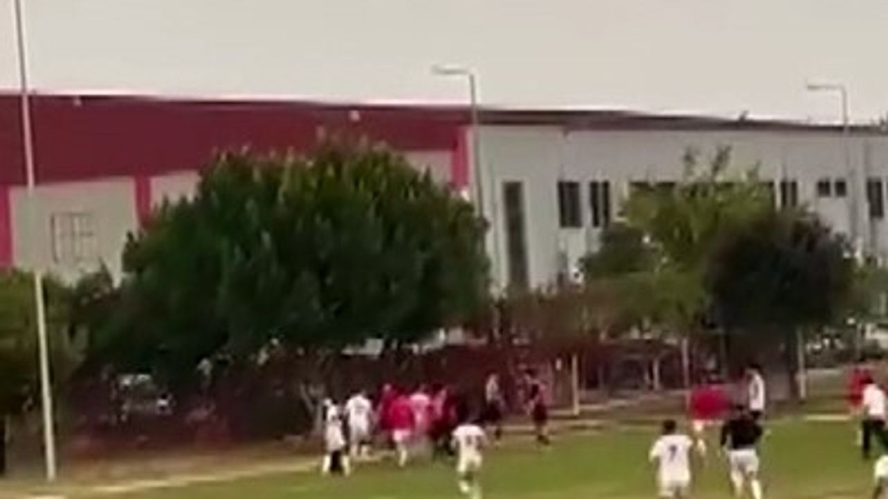 Adana'da amatör maçta gerginlik: Dağlıoğluspor ile Çukurovaspor arasında kavga