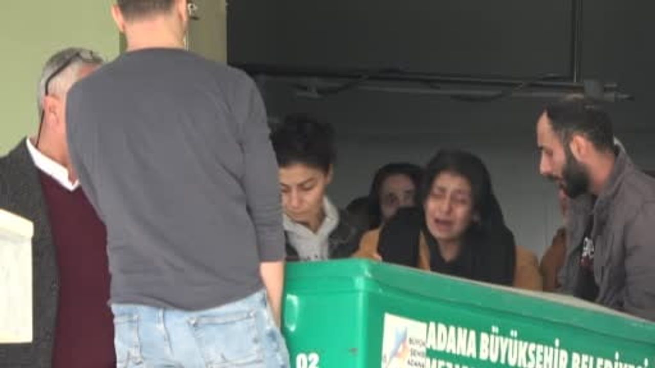 Adana’da Babası Tarafından Öldürülen Derin (13) ve Doruk (11) Kiracı Toprağa Verildi