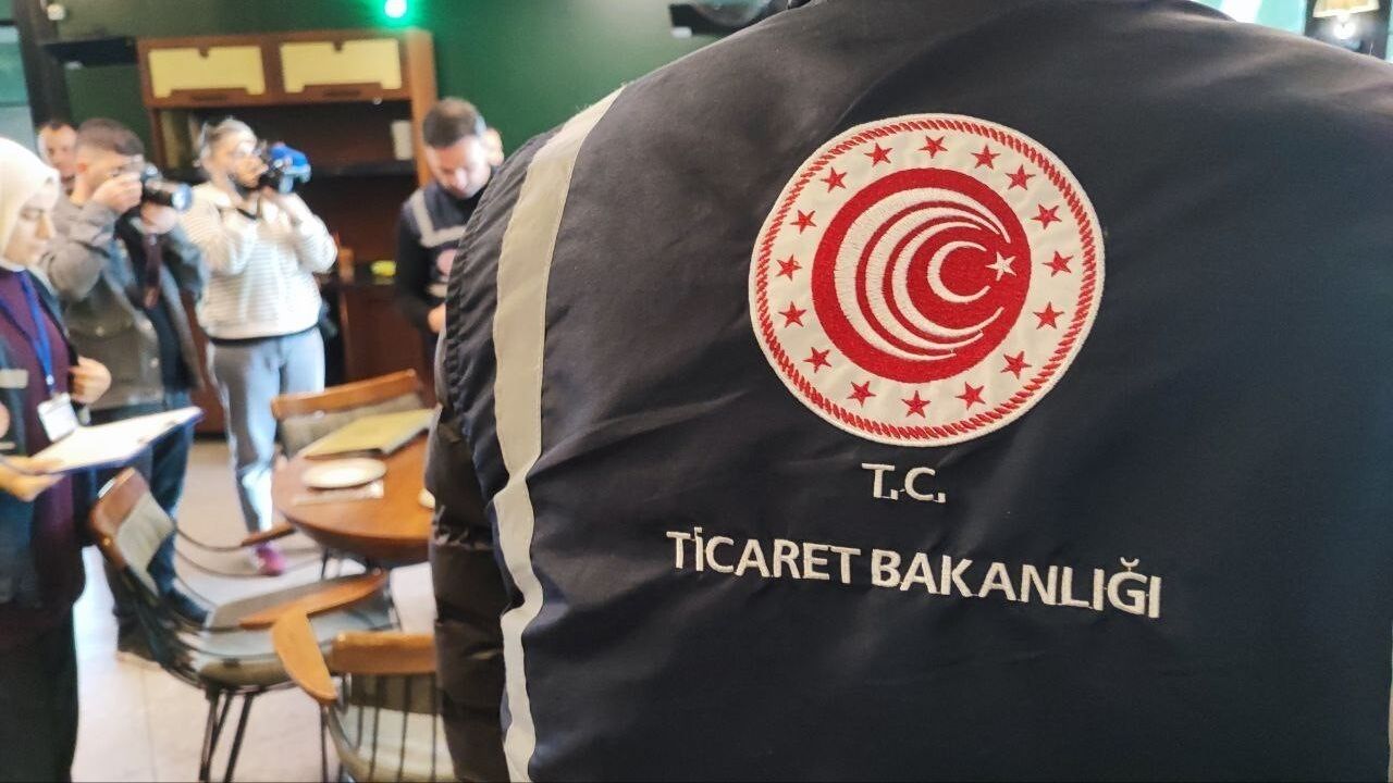 Adana'da etiket mevzuatı denetimleri devam ediyor: 3 milyon 845 bin lira cezai işlem uygulandı