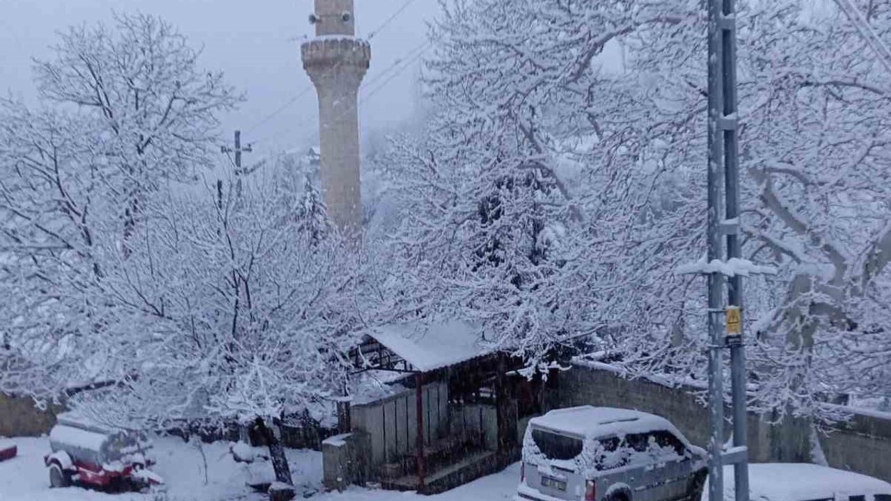 Adana'da Feke, Saimbeyli ve Tufanbeyli'de kar sevinci