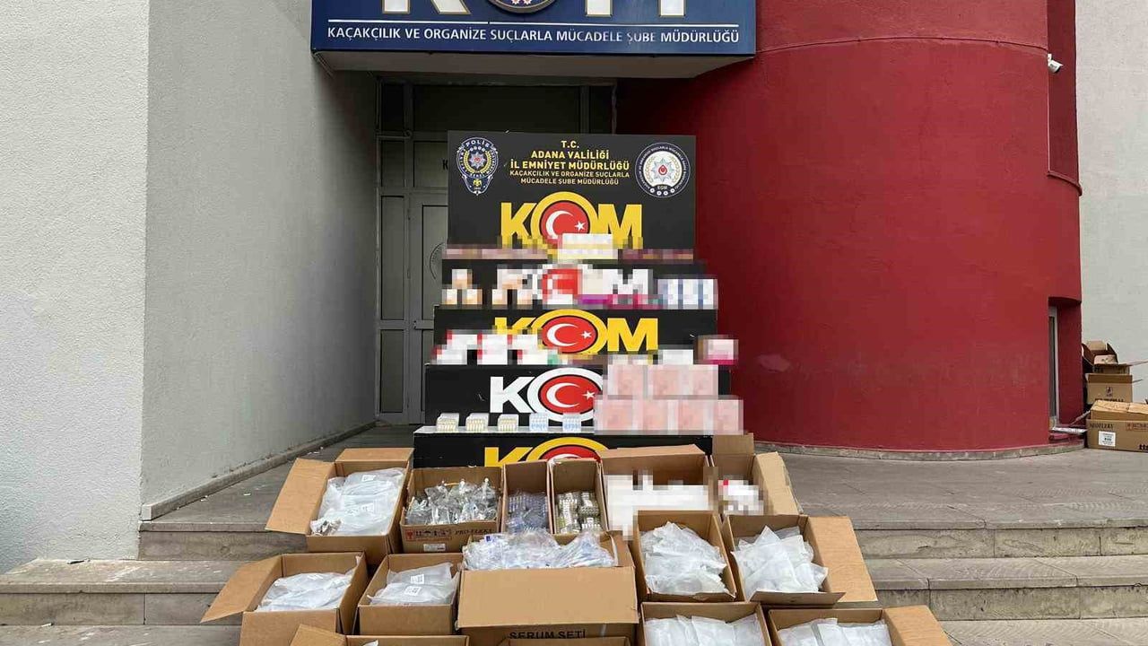 Adana'da iki merdiven altı muayeneye baskın: 4.655 kaçak ilaç ve 1.470 tıbbi cihaz ele geçirildi