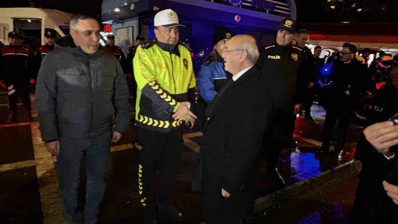 Adana'da 'Yılbaşı Huzur ve Güven' uygulaması Seyhan'da denetlendi