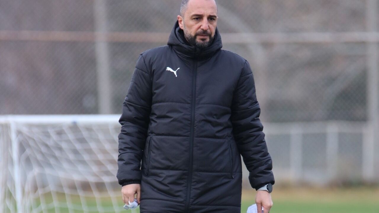 Adem Çağlayan: "Kötü günler geride kalacak" — Elazığspor'da hedef play-off
