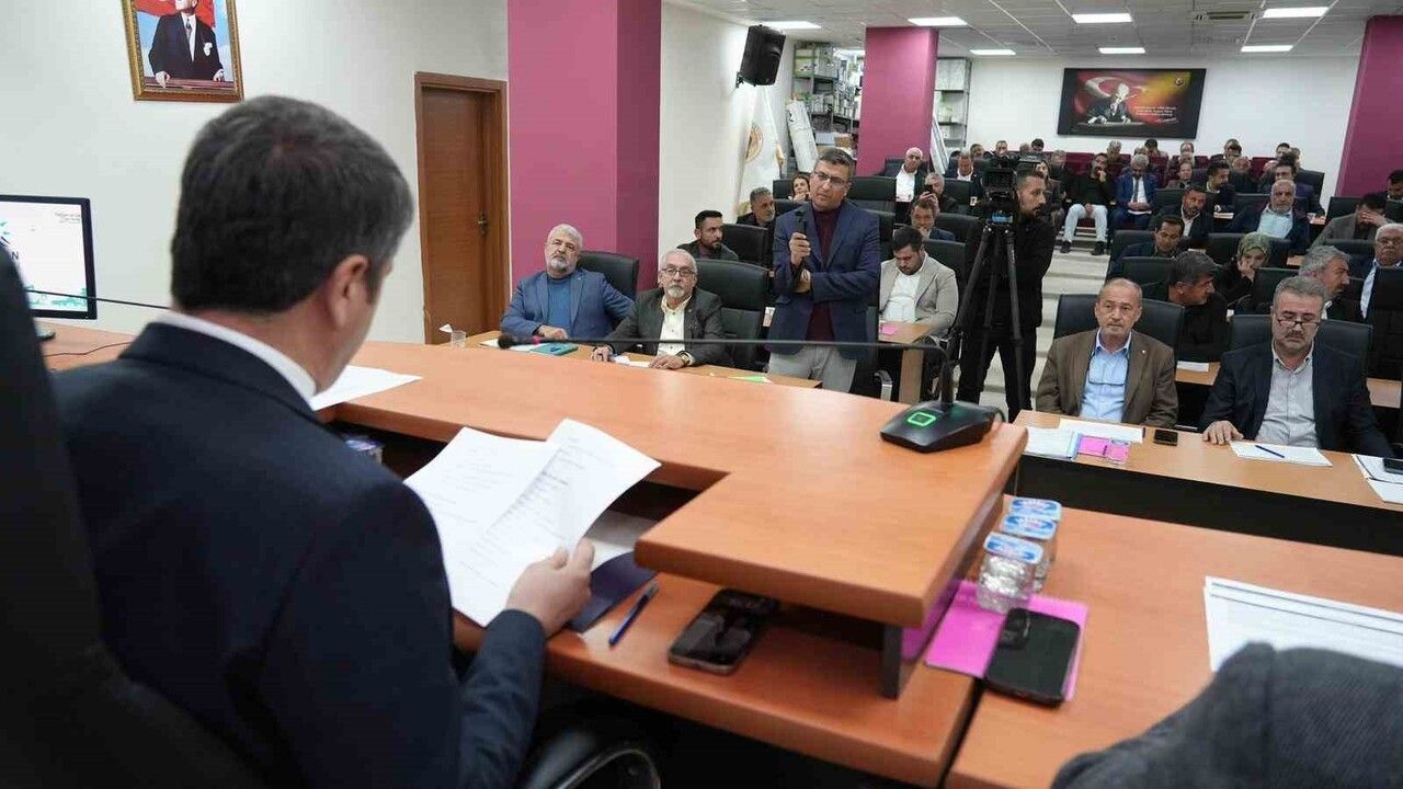 Adıyaman Belediyesi Aralık Meclis Toplantısı: 17 Gündem, 475 Bin Ton Asfalt ve Sorgun ile Kardeşlik