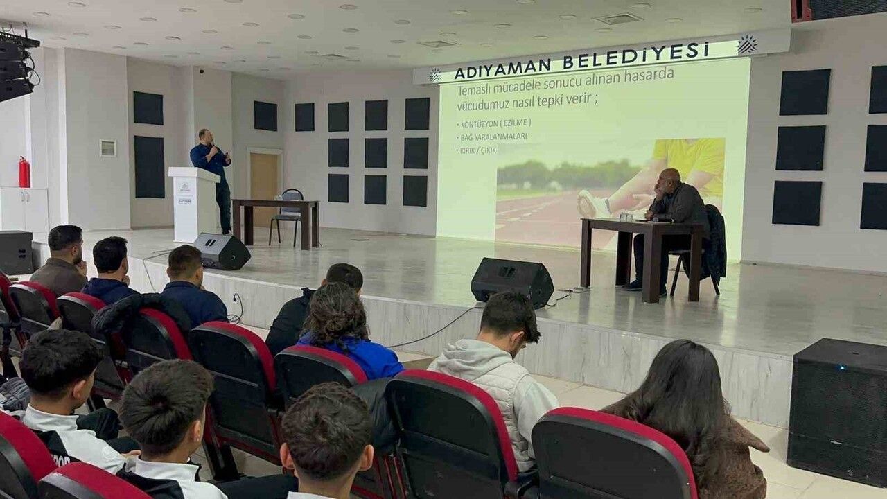 Adıyaman Belediyespor altyapısına sağlık ve psikoloji odaklı bilgilendirme programı