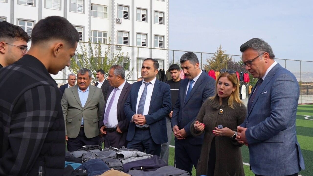 Adıyaman Bilgi Anadolu Lisesi'nde Takasla Yaşam Bul projesi öğrencilerden yoğun ilgi gördü