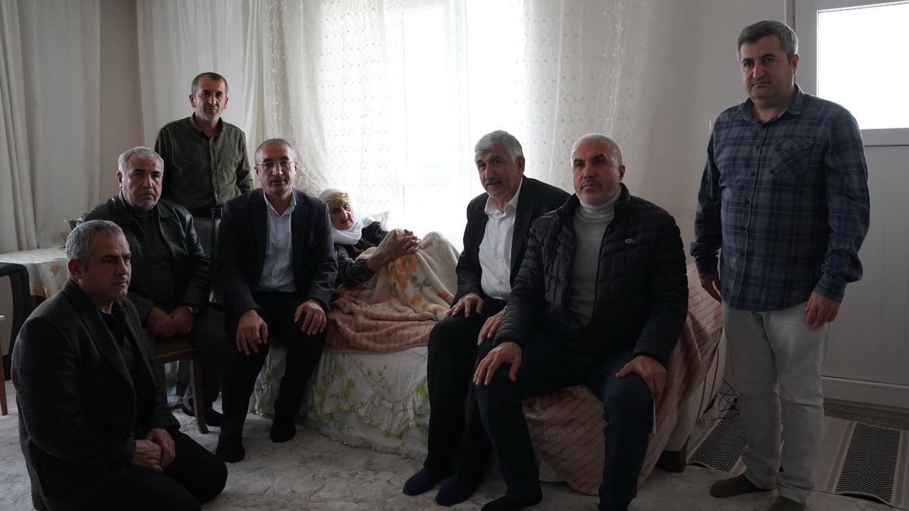 Adıyaman’da 105 yaşındaki Hanım Orman AK Parti’ye üye oldu