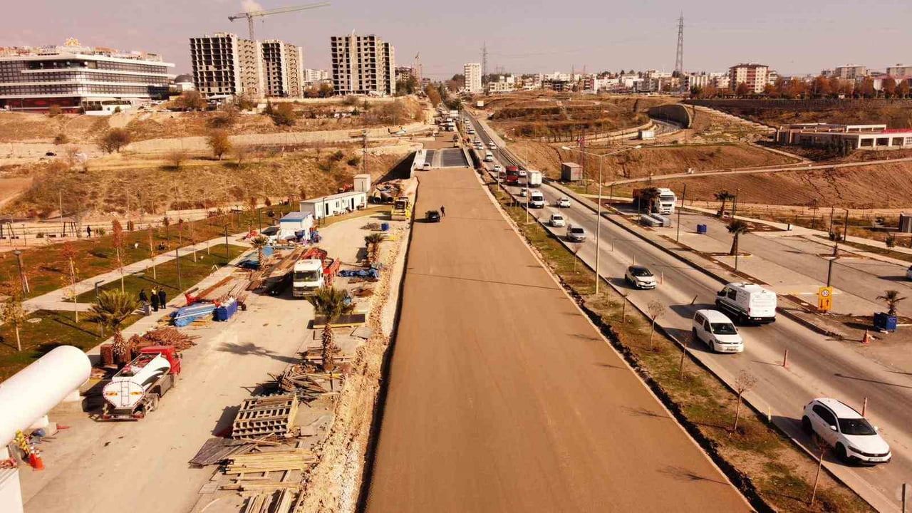 Adıyaman'da Eğriçay Köprüsü yenileme çalışmalarını Vali Osman Varol inceledi
