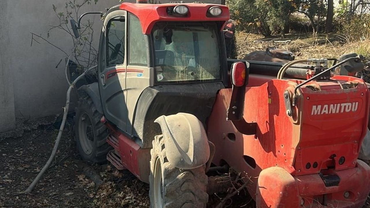 Adıyaman'da freni patlayan iş makinesi 17 yaşındaki Utku S.'ye çarptı, ağır yaralandı