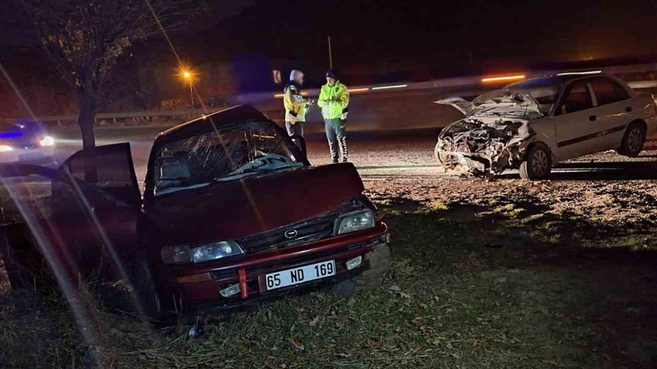 Adıyaman'da iki otomobil çarpıştı: 1 ölü, 2 yaralı