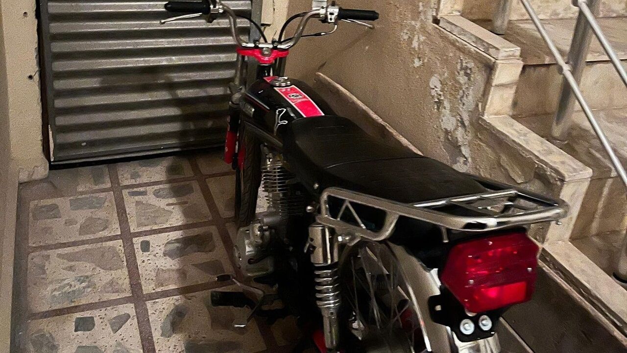 Adıyaman'da park halindeki 02 LF 106 plakalı motosiklet çalındı