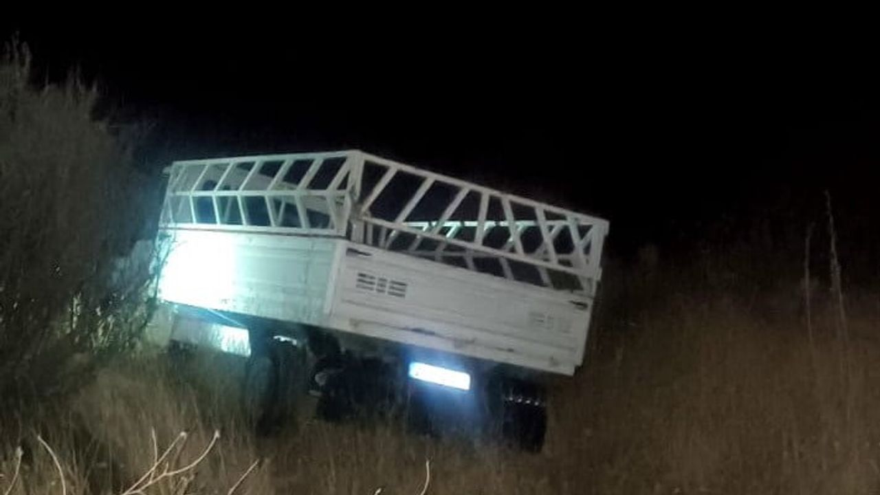 Adıyaman-Gölbaşı Karayolu'nda kamyonet şarampole devrildi: 1 yaralı