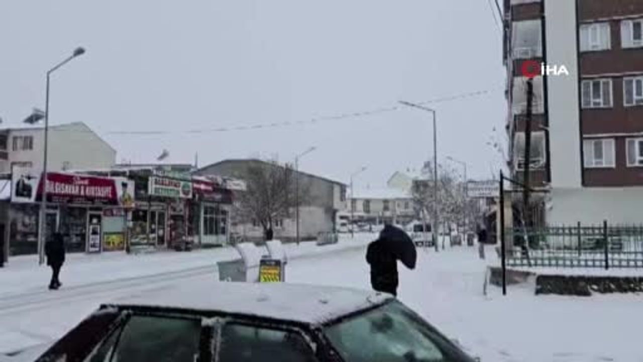 Adıyaman Sincik’te dün akşam başlayan kar yağışı ilçeyi beyaza bürüdü
