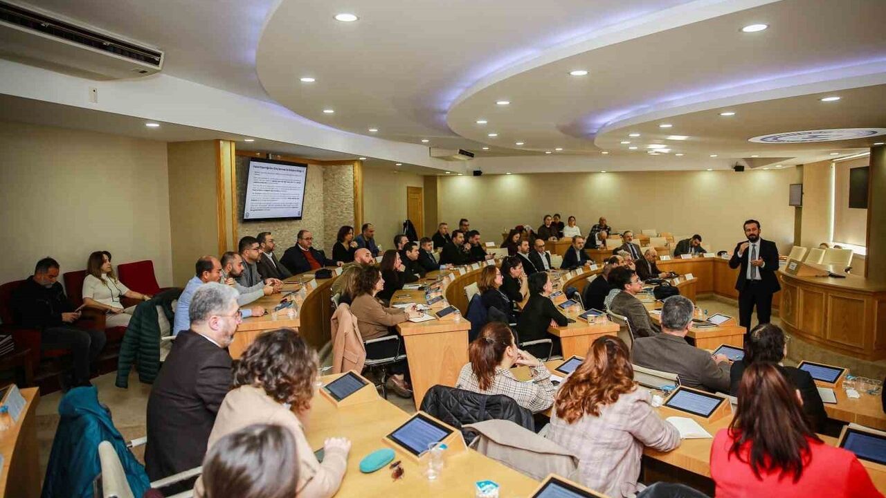 ADÜ’de 'İdari İşlem' ve 'Kamu İhale Kanunu' odaklı hizmet içi eğitimleri tamamlandı