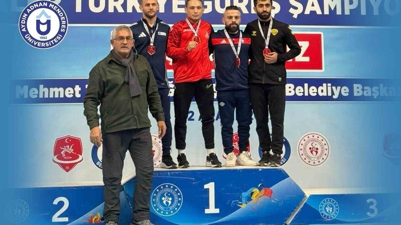 ADÜ'lü güreşçi Muhammet Emin Çakır, 55 kg Grekoromen Türkiye Şampiyonu