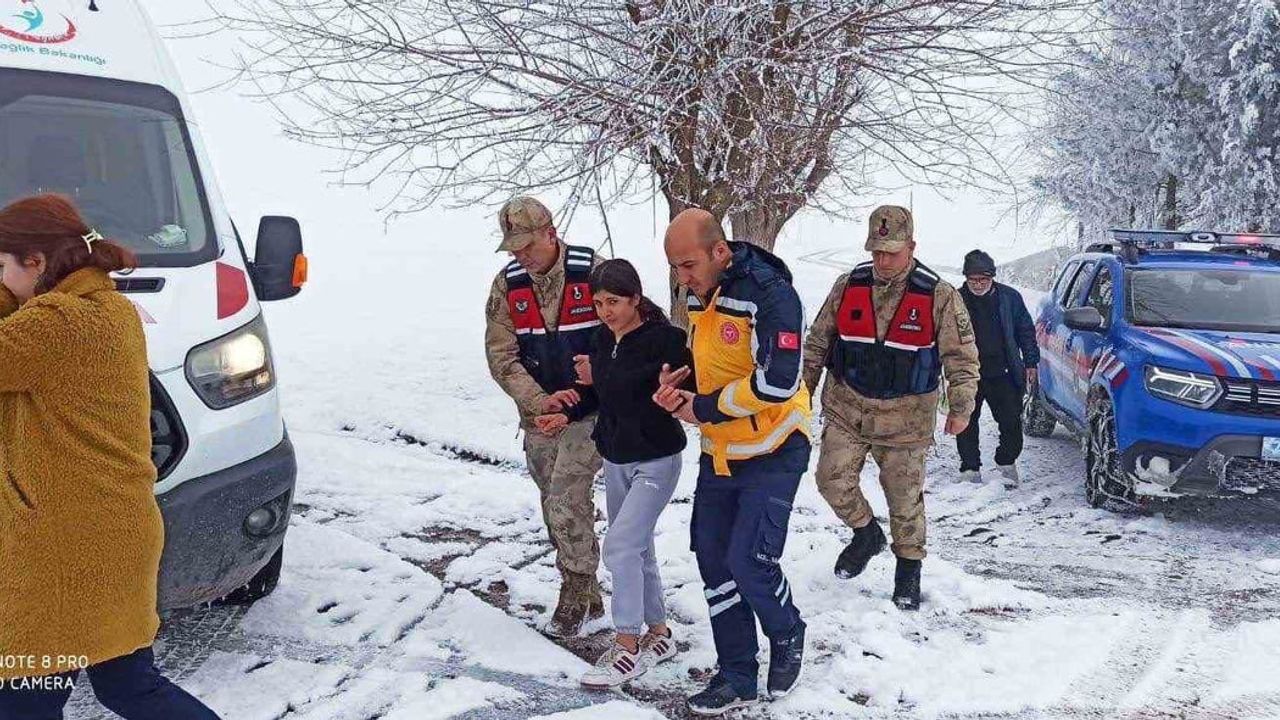 AFAD: Turuncu ve sarı uyarı verilen illerde 22 bin 813 personel ve 7 bin 689 araç/iş makinesi görevde