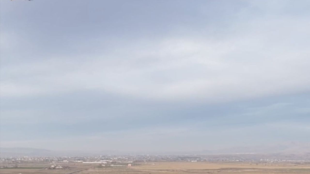 Afyonkarahisar Bolvadin'de güneye uçan pelikan sürüsü drone ile görüntülendi