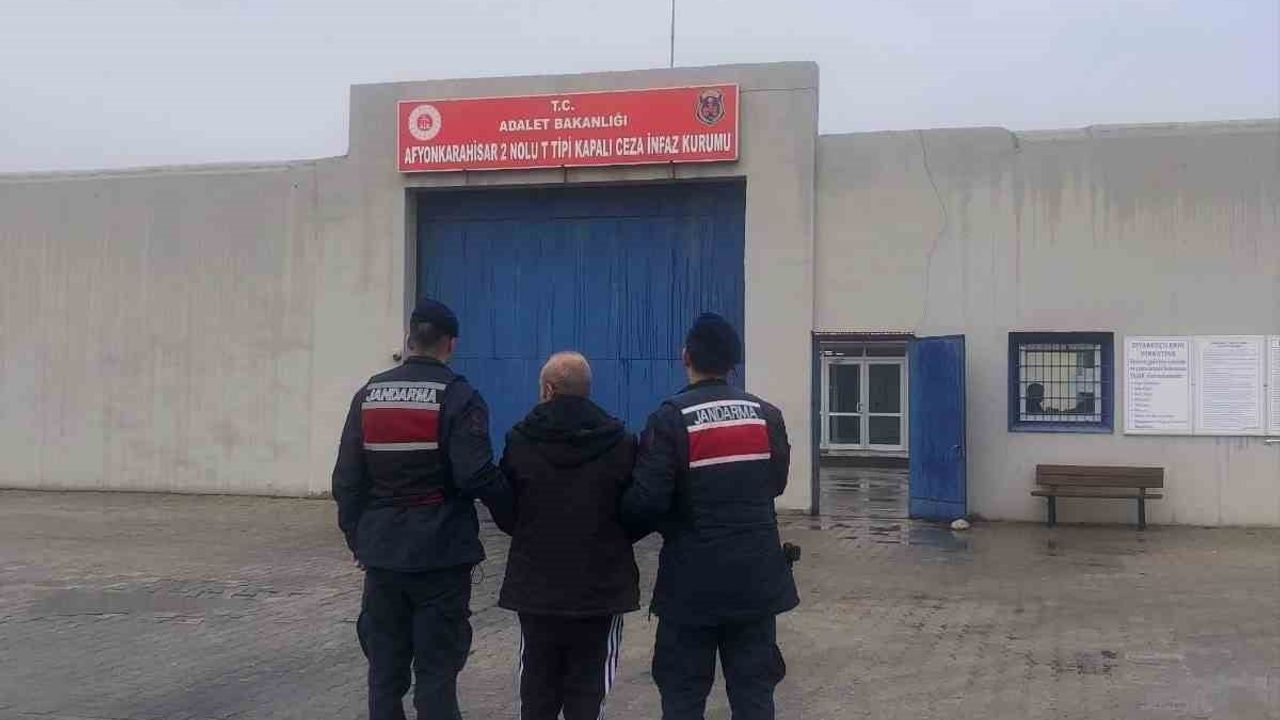 Afyonkarahisar'da 25 yıl hapis cezası bulunan N.K. jandarma tarafından yakalandı