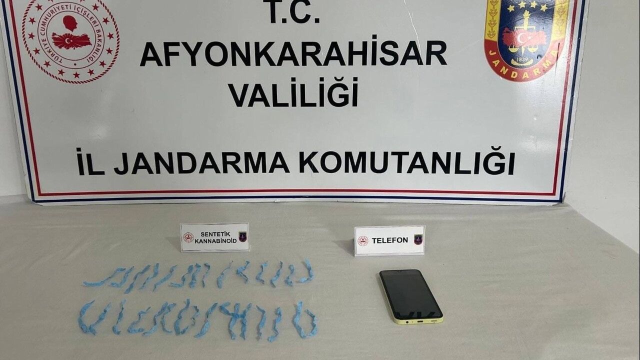 Afyonkarahisar'da 630 kullanımlık sentetik uyuşturucu ele geçirildi; 1 kişi tutuklandı