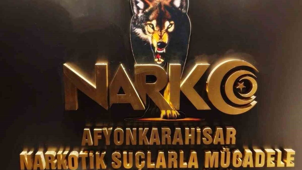 Afyonkarahisar'da dört adrese düzenlenen operasyonda uyuşturucu ve ruhsatsız silahlar ele geçirildi