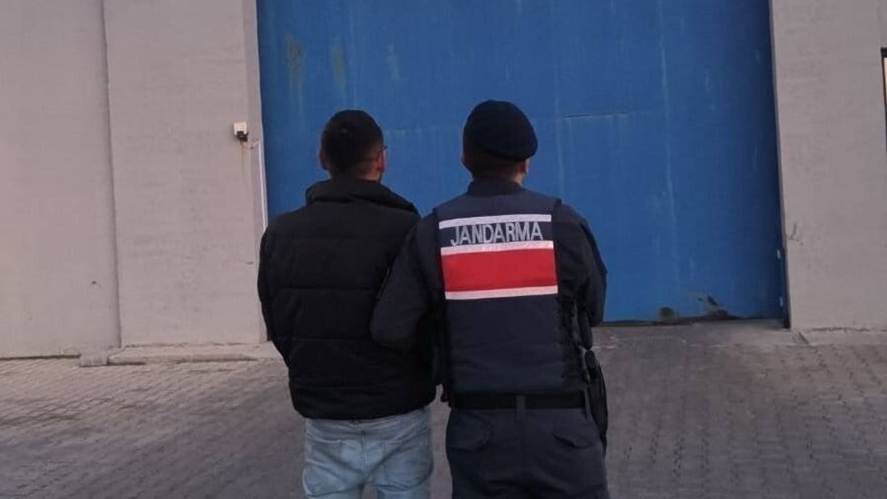 Afyonkarahisar'da Jandarma Denetimleri: 31 Aranan Kişi Yakalandı, 13'ü Tutuklandı