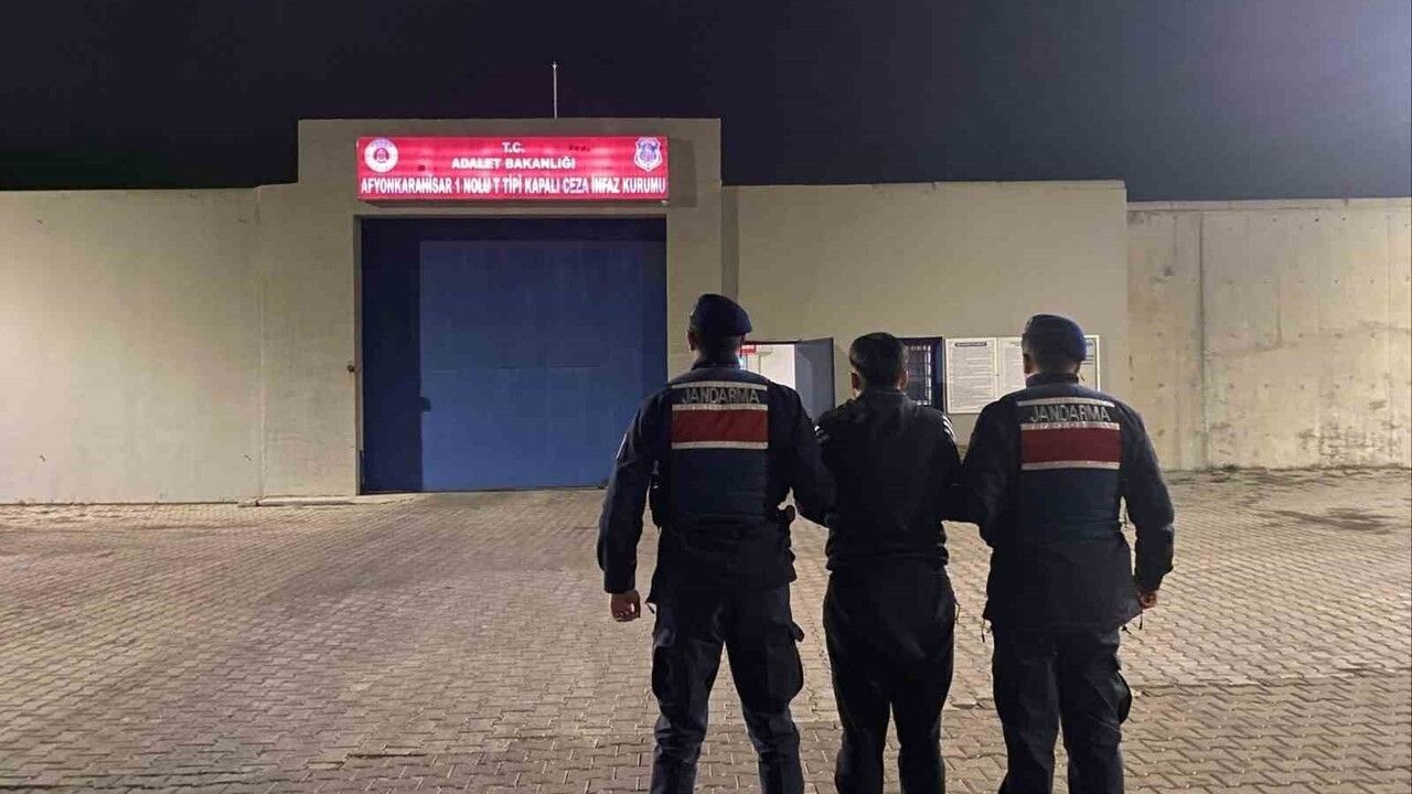Afyonkarahisar'da jandarma operasyonu: 3 bin 680 uyuşturucu hap ele geçirildi, 1 kişi tutuklandı