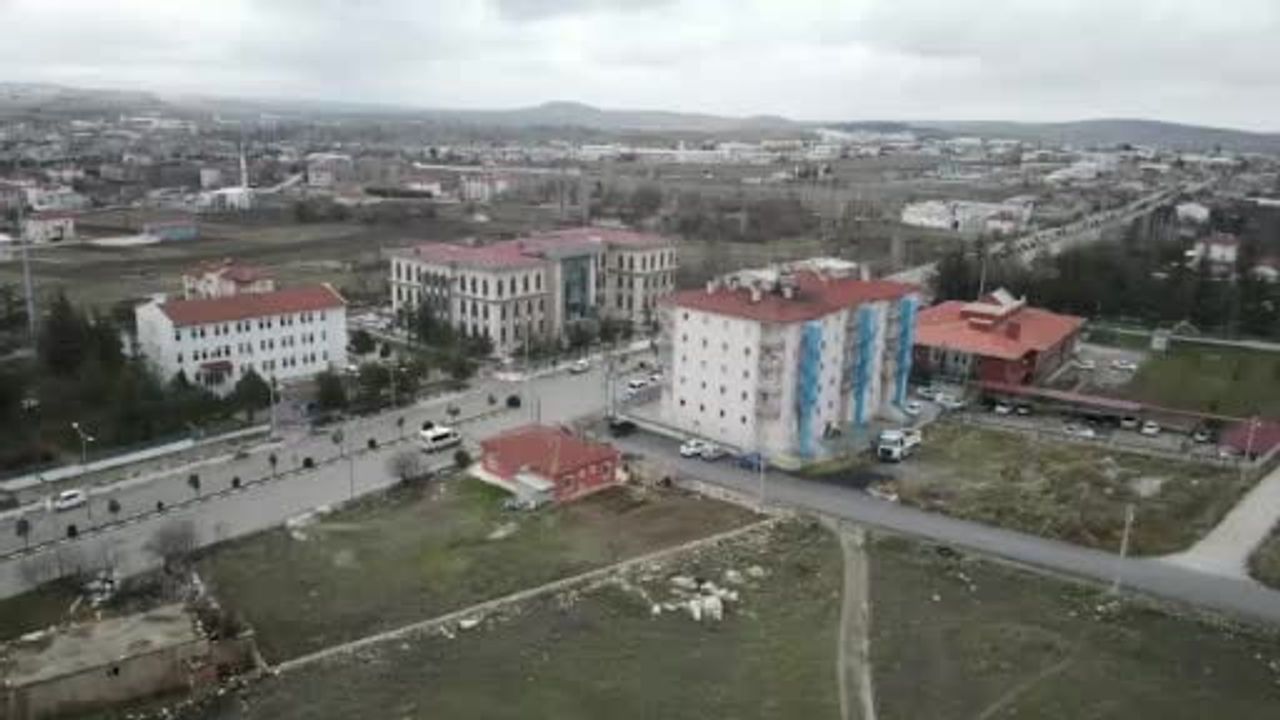 Afyonkarahisar'da operasyonda 53 gözaltı; 9 kişi DEAŞ bağlantısıyla sınır dışı edildi