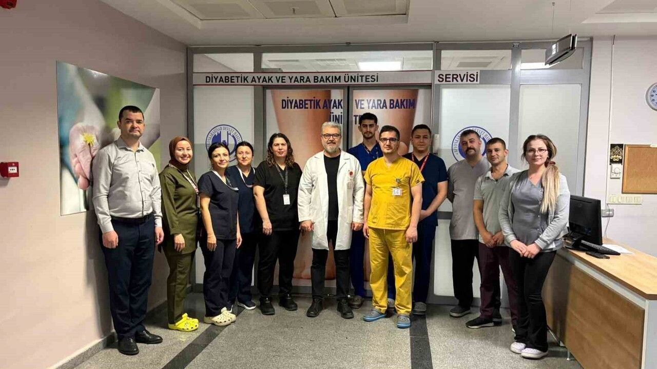 Afyonkarahisar Devlet Hastanesi Diyabetik Ayak ve Yara Bakım Servisi 4 Yıldır Bölgeye Hizmet Veriyor