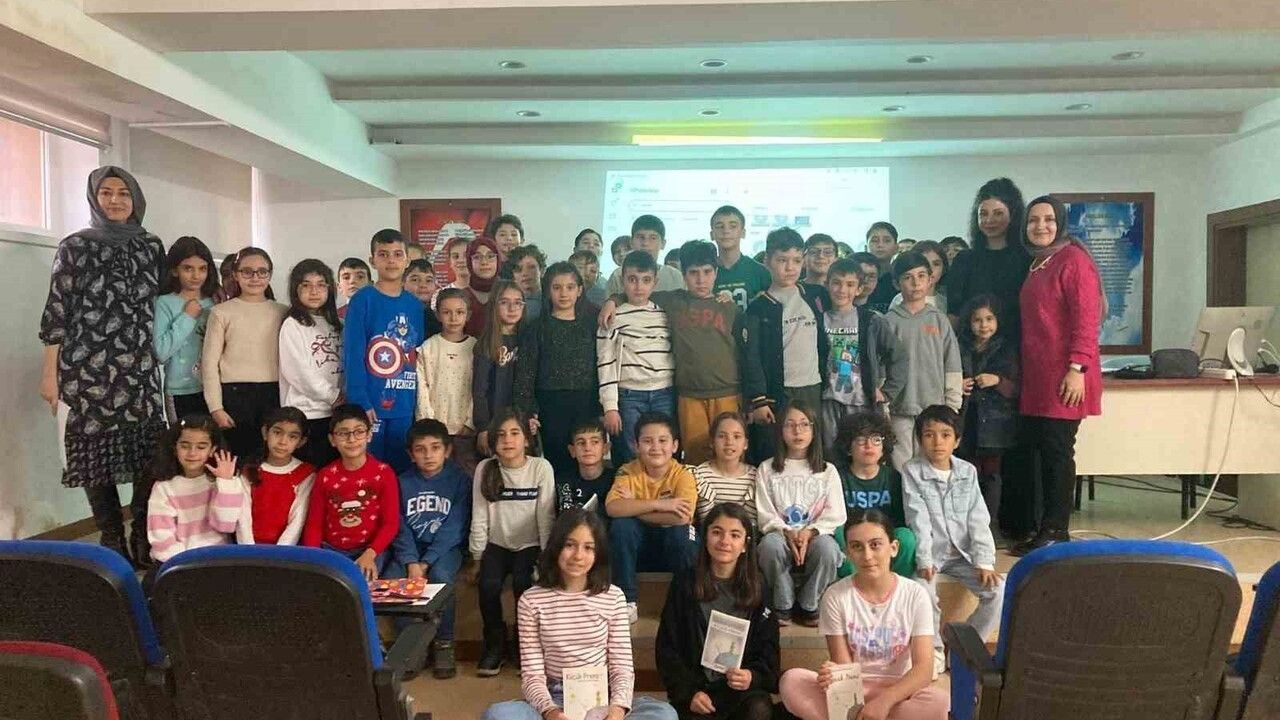 Afyonkarahisar Dumlupınar BİLSEM'in "Bibliyoterapi" Projesi Okuma Kültürünü ve Sosyal Desteği Birleştiriyor