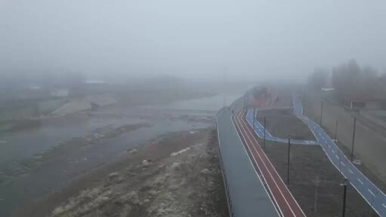 Ağrı’da Araçlar Soğuktan Korunmak İçin Battaniyelerle Örtülüyor