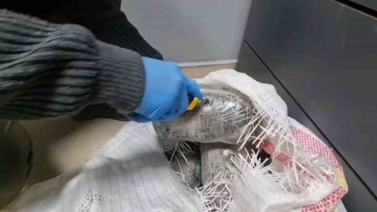 Ağrı’da Operasyon: 29 Kiloyu Aşkın Uyuşturucu ve Çok Sayıda Sentetik Ecza Ele Geçirildi