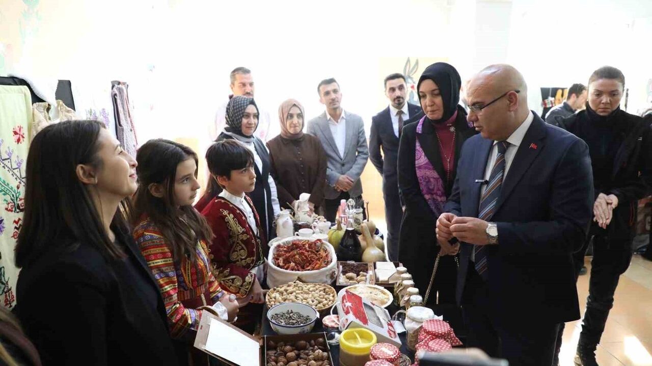 Ağrı’da Tutum, Yatırım ve Türk Malları Haftası etkinliği: 15 Temmuz İlkokulu’nda yerli ürün sergisi