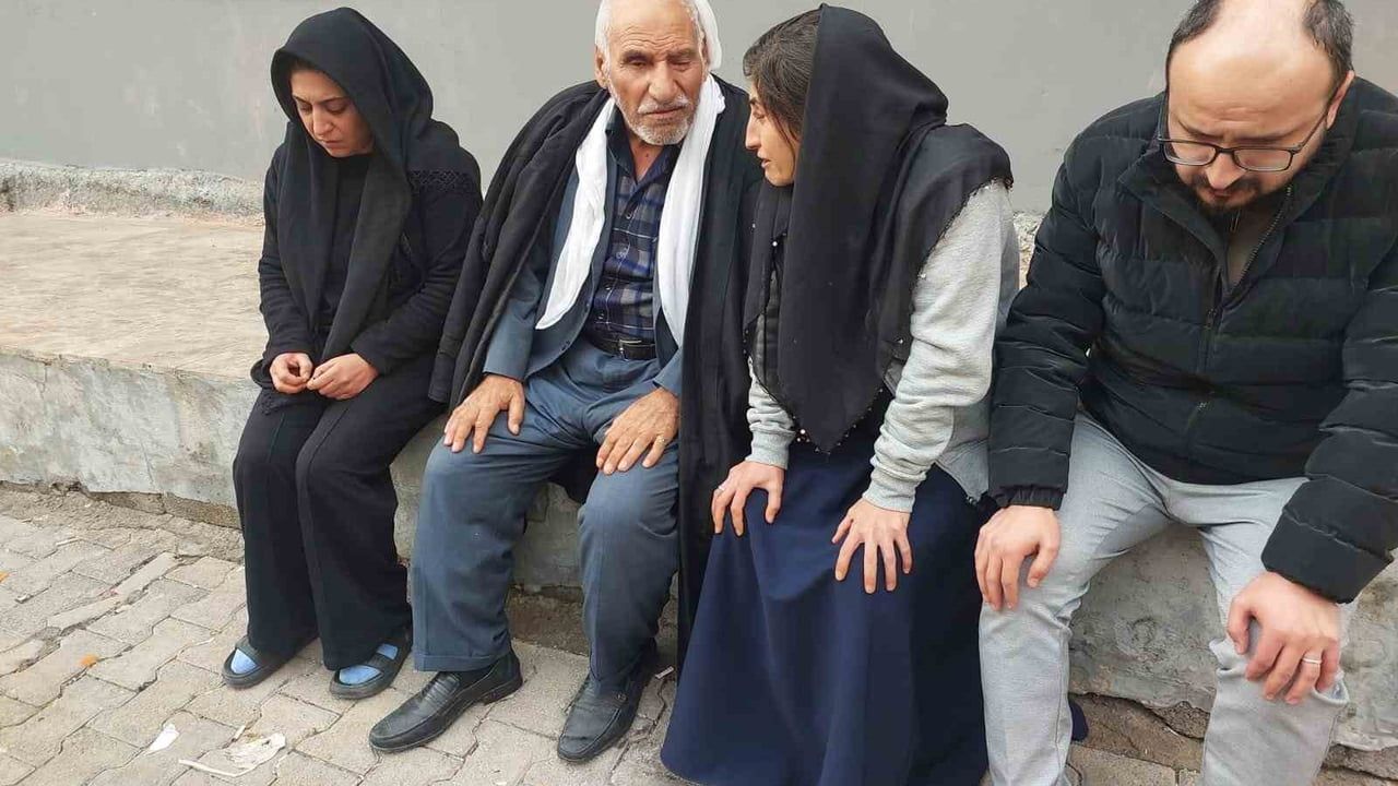 Ağrı'da yumurtalı pastadan hayatını kaybeden Remziye Horuz toprağa verildi; aile adalet talep ediyor