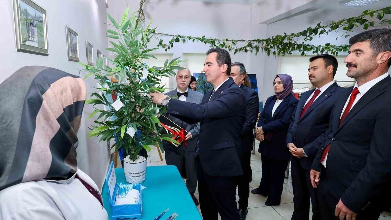 Ahlat'ta 3 Aralık Dünya Engelliler Günü: Engelsiz Yaşam Merkezi'nde Anlamlı Buluşma