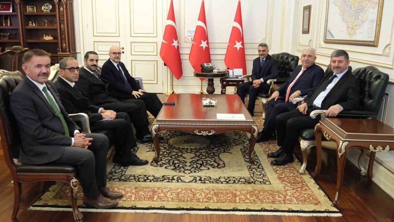 Ahlatcı Holding: Yozgat Sarıkaya'da 927 bin ons altın tespit edildi, ilk üretim 2027 başı hedefleniyor