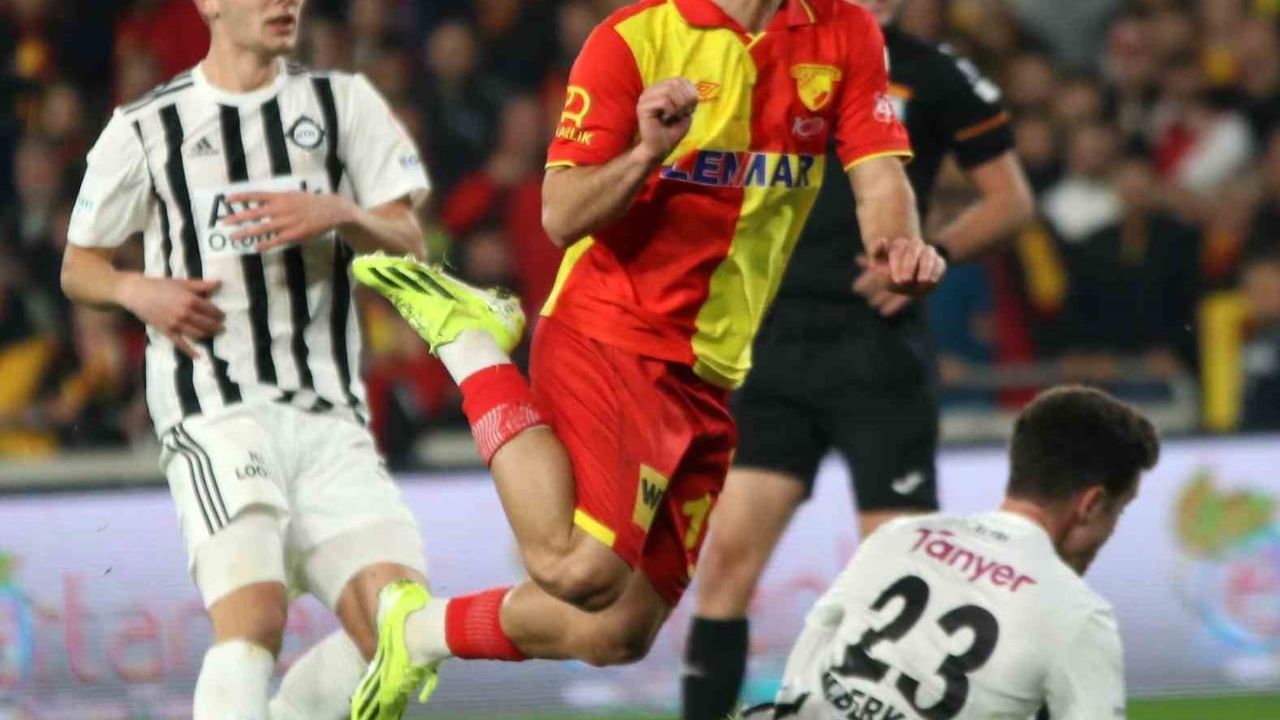 Ahmed Ildız, 300 bin Euro bonservisle Çorum FK'ya transfer oldu