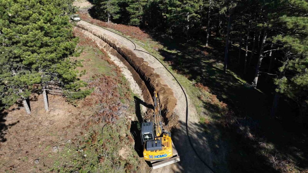 Ahmet Akın’ın talimatıyla Kalabak Mahallesi'ne 3 bin 900 metrelik içme suyu hattı tamamlandı