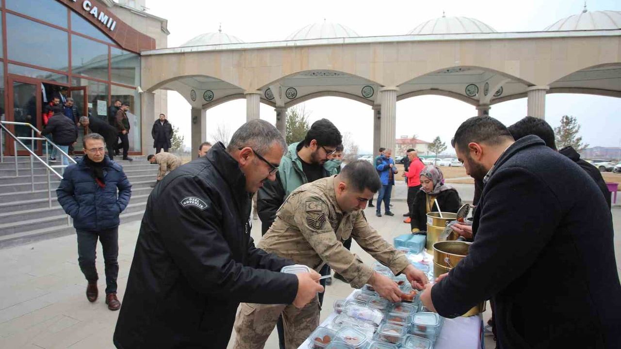 AİÇÜ'de Remziye Horuz için mevlid programı düzenlendi