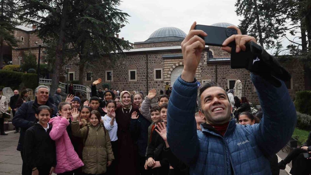 Aile ve Sosyal Hizmetler Bakanlığı 'Çocuklar Güvende' platformu ve Dijital Dünya Eylem Planı'nı tanıttı