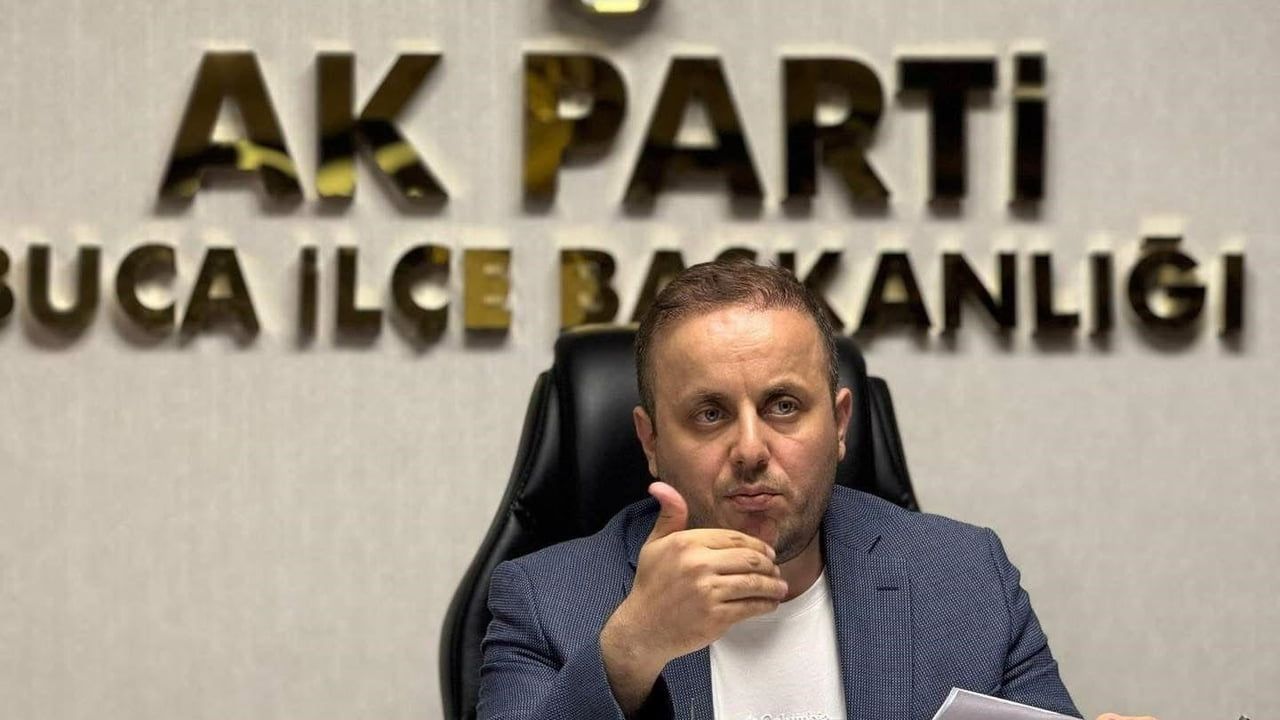 AK Parti Buca İlçe Başkanı Sağır’dan, işçiler maaş krizi sürerken Başkan Duman’ın yurt dışı tatiline tepki