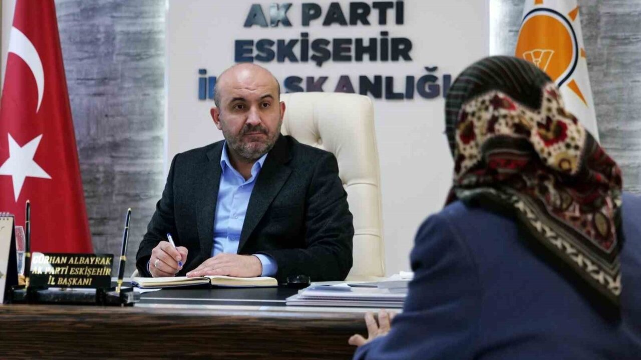 AK Parti Eskişehir Başkanı Gürhan Albayrak vatandaşların taleplerini dinledi