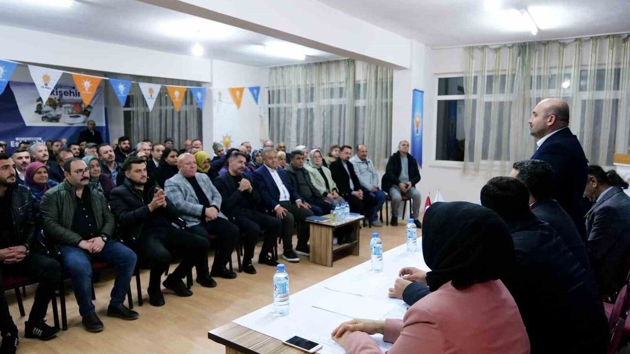 AK Parti Eskişehir İl Başkanlığı katılımıyla Sivrihisar İlçe Danışma Meclisi Toplantısı yapıldı