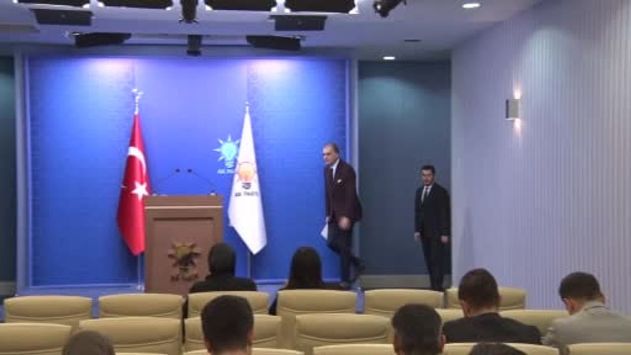 AK Parti Sözcüsü Ömer Çelik: 'Bir ülkede iki ordu olmaz, iki silahlı güç olmaz'