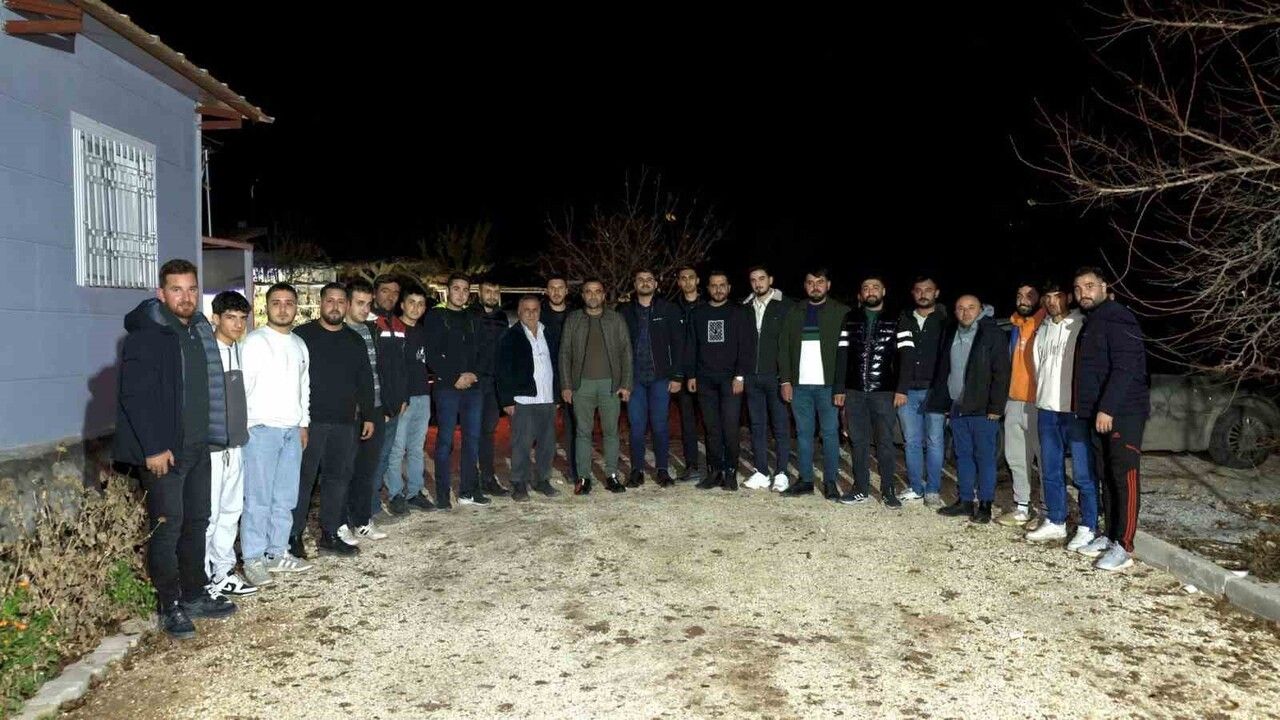 Akçadağ Belediye Başkanı Hasan Ulutaş 'Ev Sohbetleri'nde Gençlerle Bir Araya Geldi