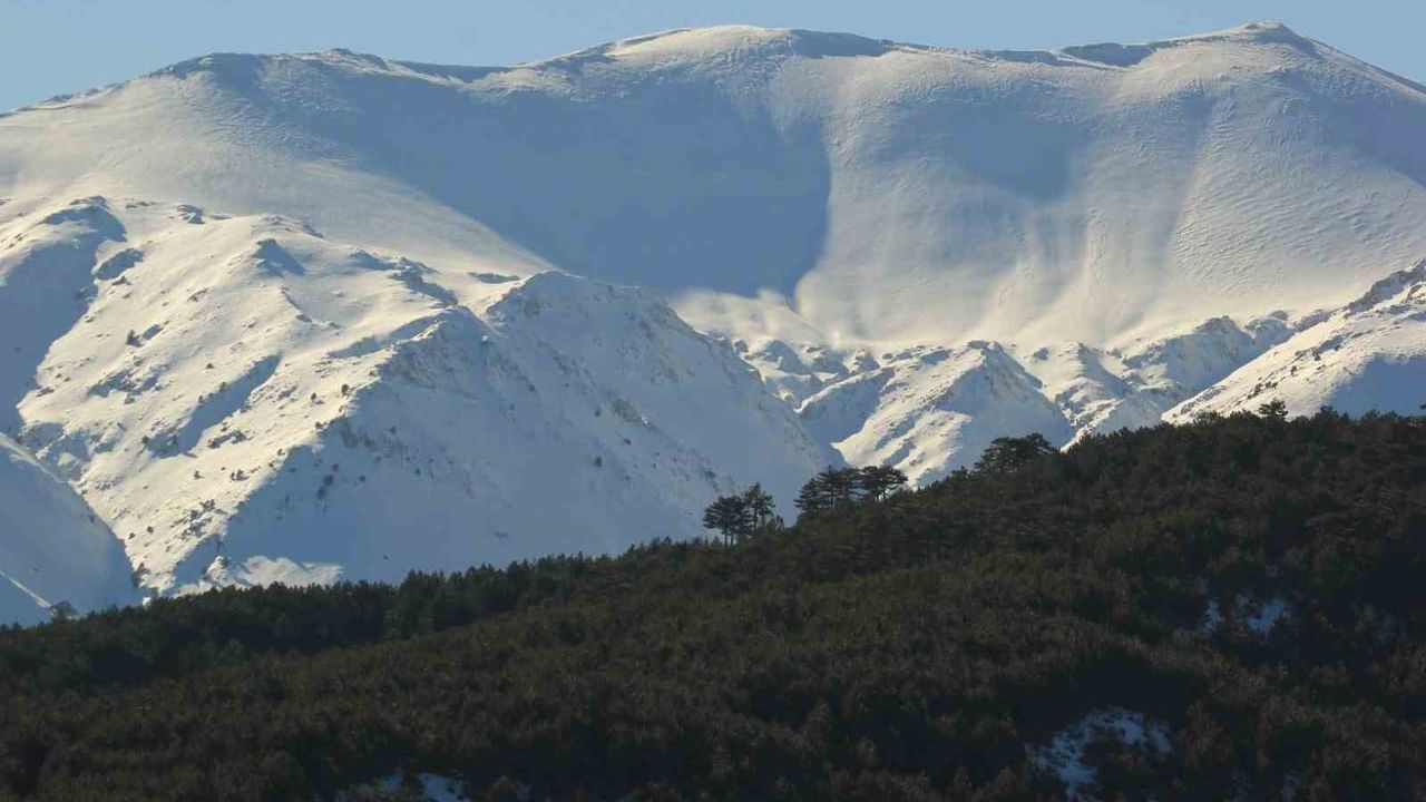 Akdağ Tabiat Parkı'nda kar sonrası kartpostallık kış manzaraları