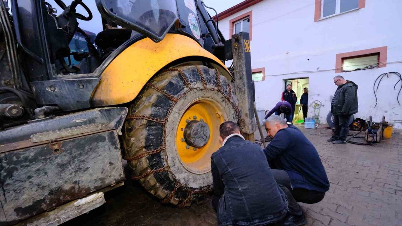 Akdağmadeni Belediyesi karla mücadele hazırlıklarını tamamladı: Ekipler 24 saat hazır