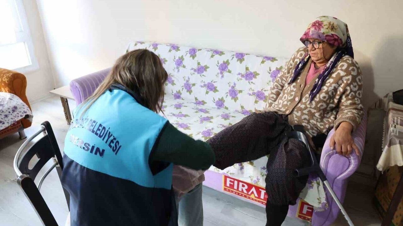 Akdeniz Belediyesi 2025’te Yaklaşık 500 Haneye Evde Temizlik ve Kişisel Bakım Desteği Sağladı