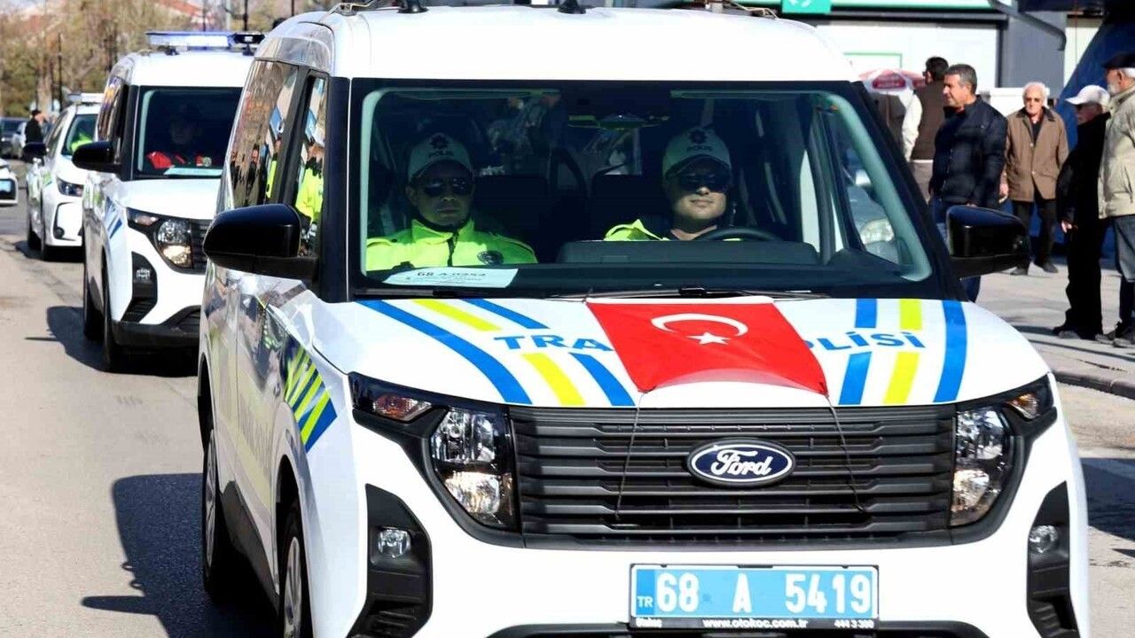Aksaray’a 118 yeni emniyet ve jandarma aracı törenle hizmete girdi