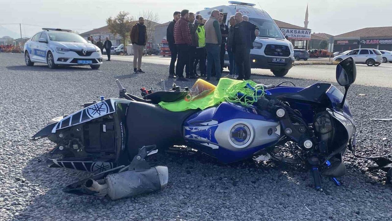Aksaray'da otomobil ile motosiklet çarpıştı: Sürücü yaralandı