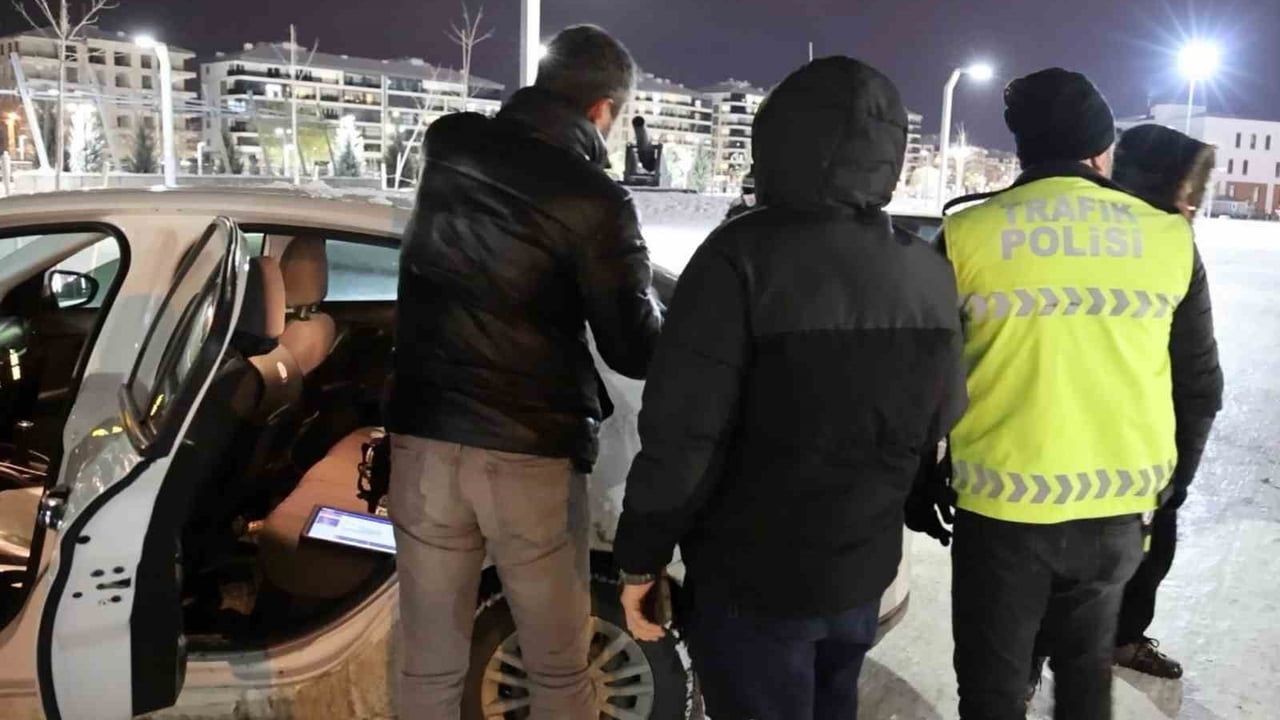 Aksaray'da parkta drift atan 2 sürücüye toplam 111 bin 461 lira ceza